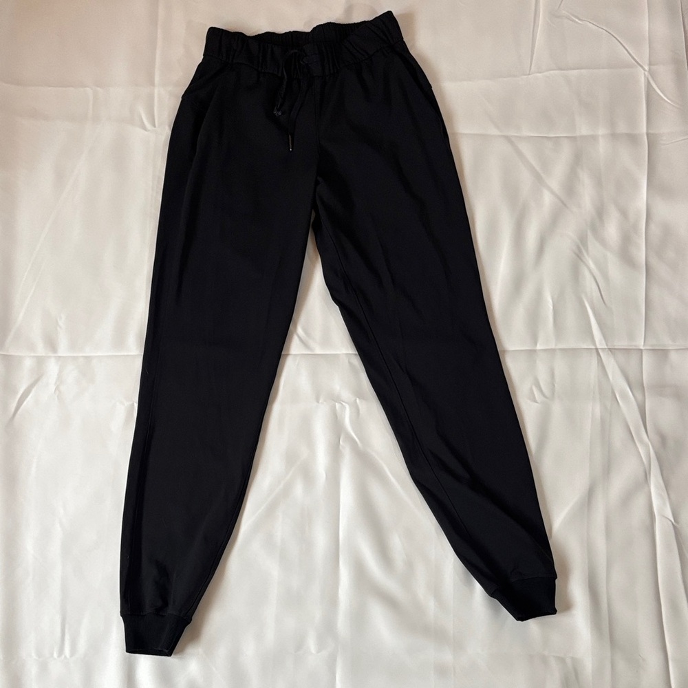 Lululemon On the Fly Jogger Sz 2